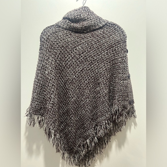 INC one size burgundy poncho turtle neck styled, button shoulder accents, fringe - Picture 6 of 7